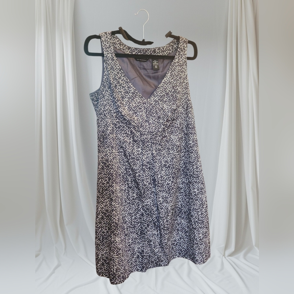 Black and White Sleeveless Dress FITS LIKE SIZE 10